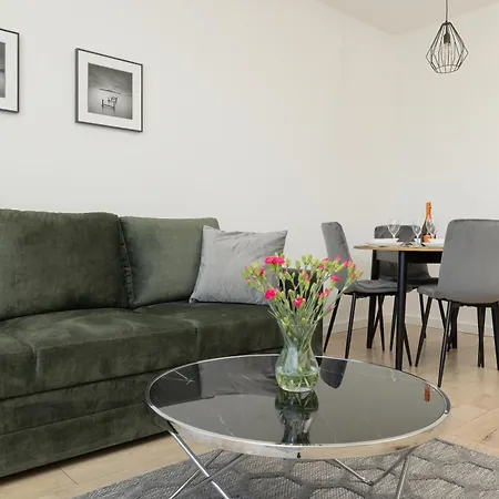 Apartament Pelikan 17 *
